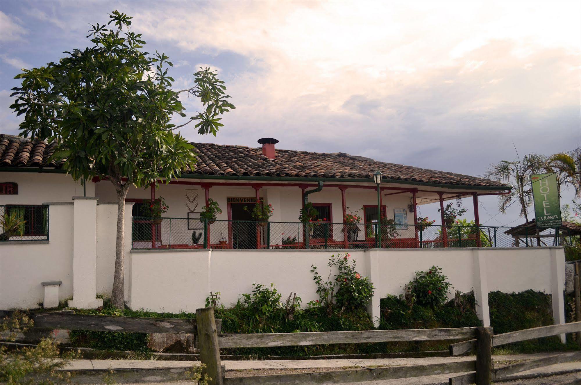 Eco Lodge La Juanita Manizales Exterior foto